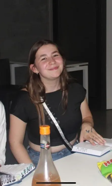Portret van Kiana Van Langenhove, Hyperflapuit